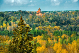 Die Bischofsburg von Turaida ist eine der beeindruckenden Festungen auf dem Gebiet des Nationalparks Gauja.     /      Reinis Hofmanis / latvia.travel